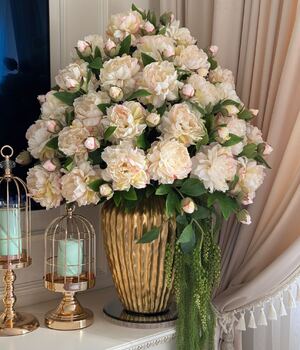 Dirbtinių gėlių kompozicijos