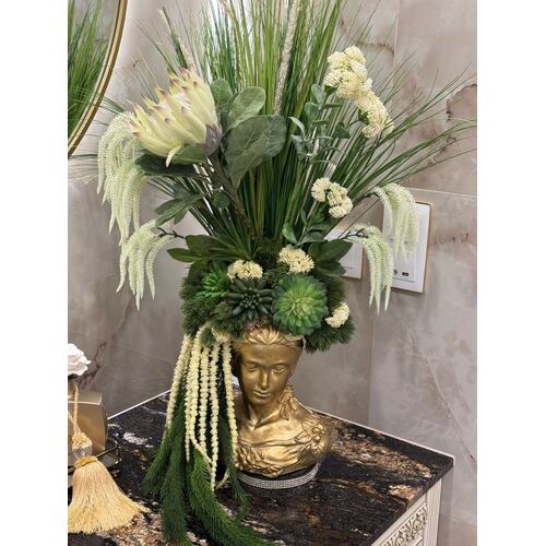 Dirbtinių gėlių kompozicija