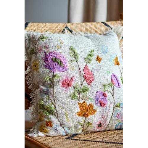 Spalvota gėlėta pagalvėlė 1