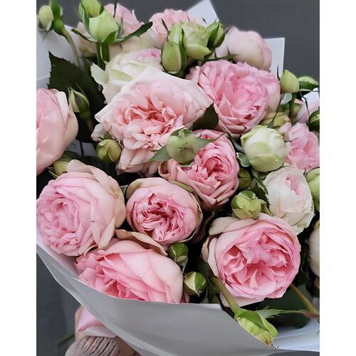 Romantinė gėlių puokštė 1