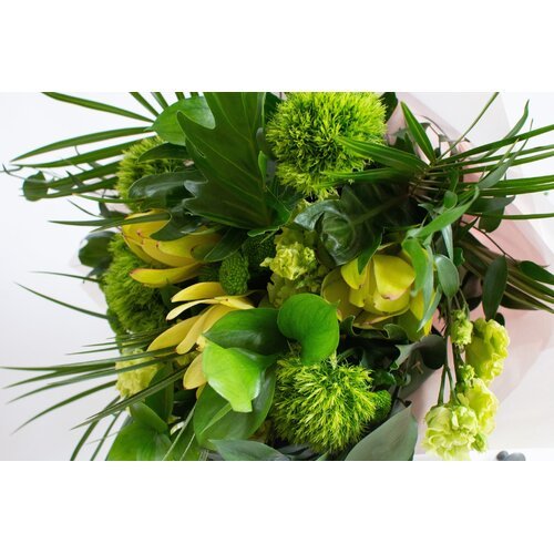 Gėlių puokštė "Žaliai žalia" 2