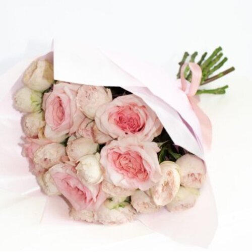 Bijūninių rožių puokštė