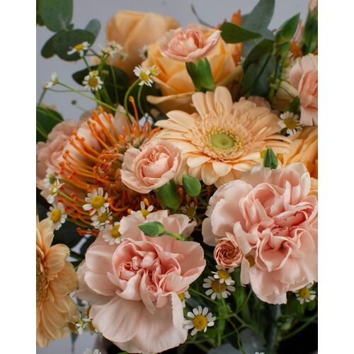 Gėlių puokštė "Persikų pyragas" 2