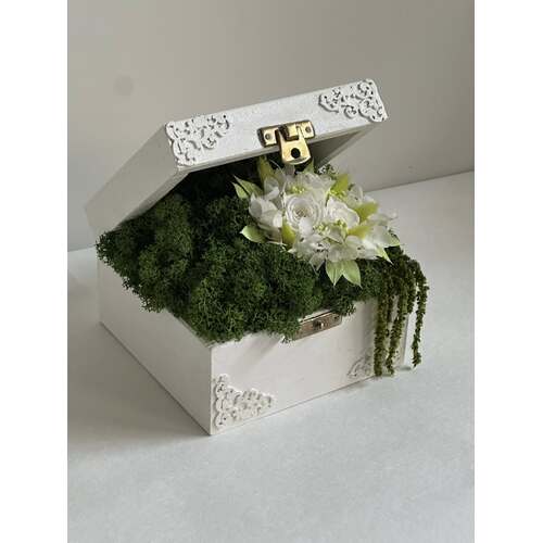 Stabilizuotų gėlių puokštė medinėje dėžutėje 3